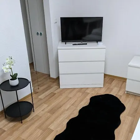 Innenstadtwohnung Fuer Monteure Und Berufsreisende شقة *